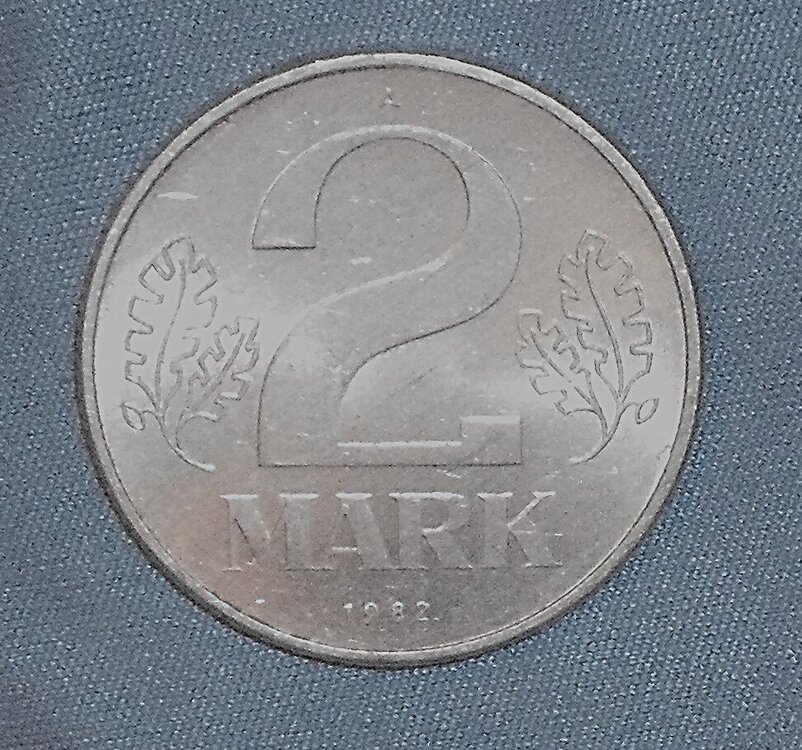 2 mark 1982 r.JPG