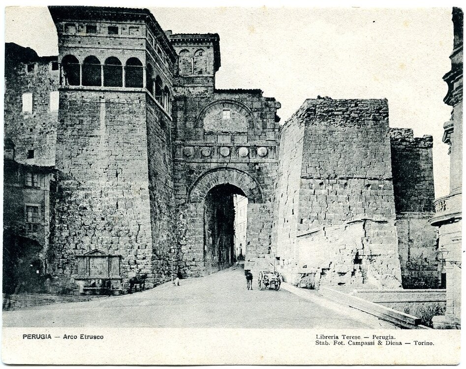 arco etrusco520.jpg
