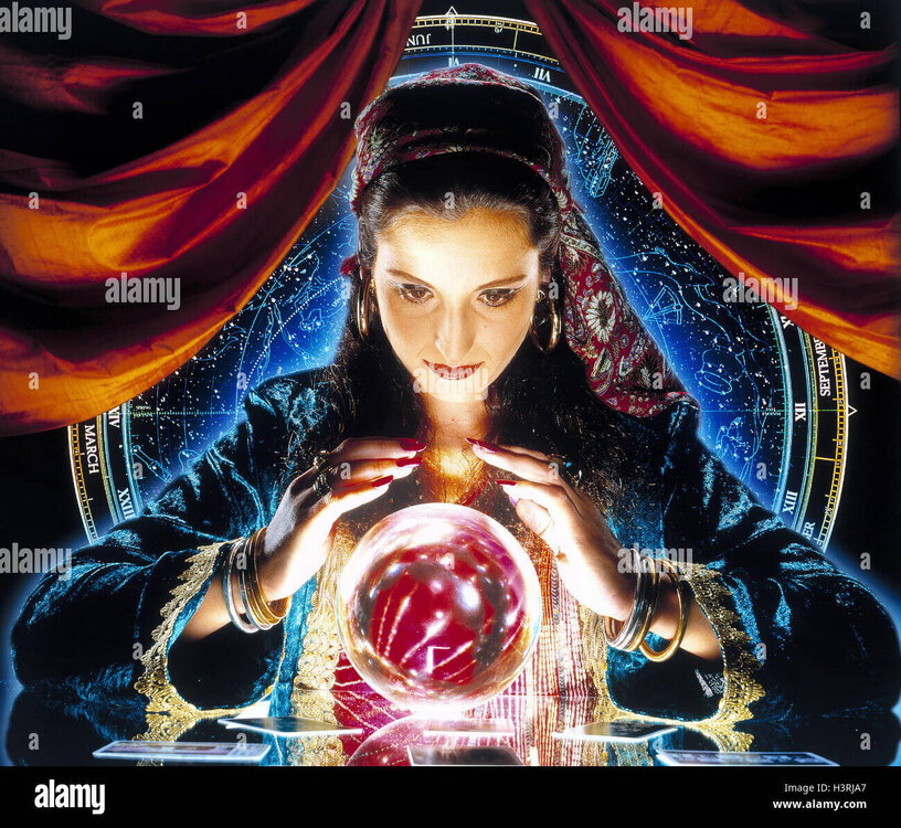foreteller-sfera-di-cristallo-la-donna-la-palla-di-vetro-chiaroveggente-lo-spiritismo-visualizzare-f-ella-percezione-extrasensoriale-soprannaturale-h3rja7.thumb.jpg.7917824f14683e528ce85093005e8ef0.jpg