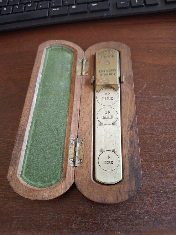 Pesa monete privilegiato.jpg